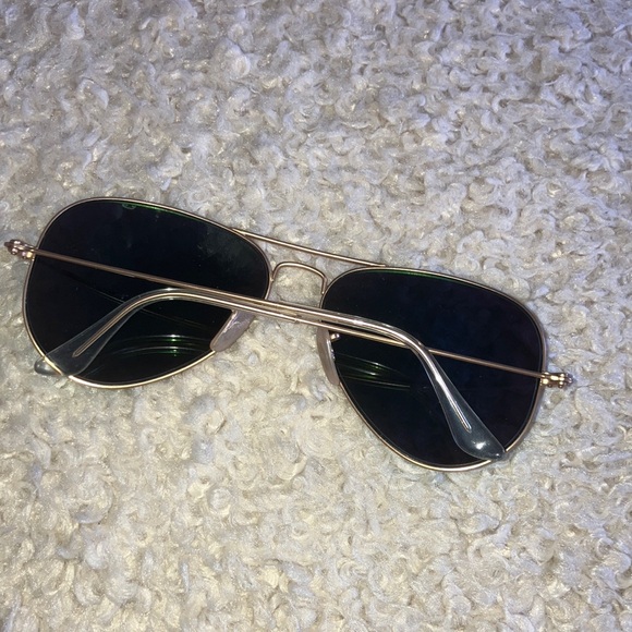 Ray BanGold Aviator Sunglasses with Green Lenses - Picture 6 of 16